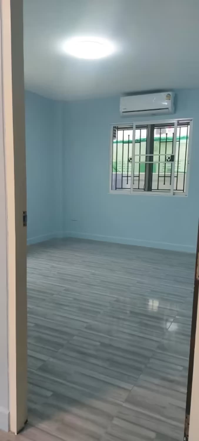 4 Bedroom House - Image 13