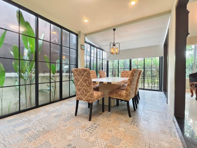 5 Bed House for Rent and Sale in Bang Kapi
