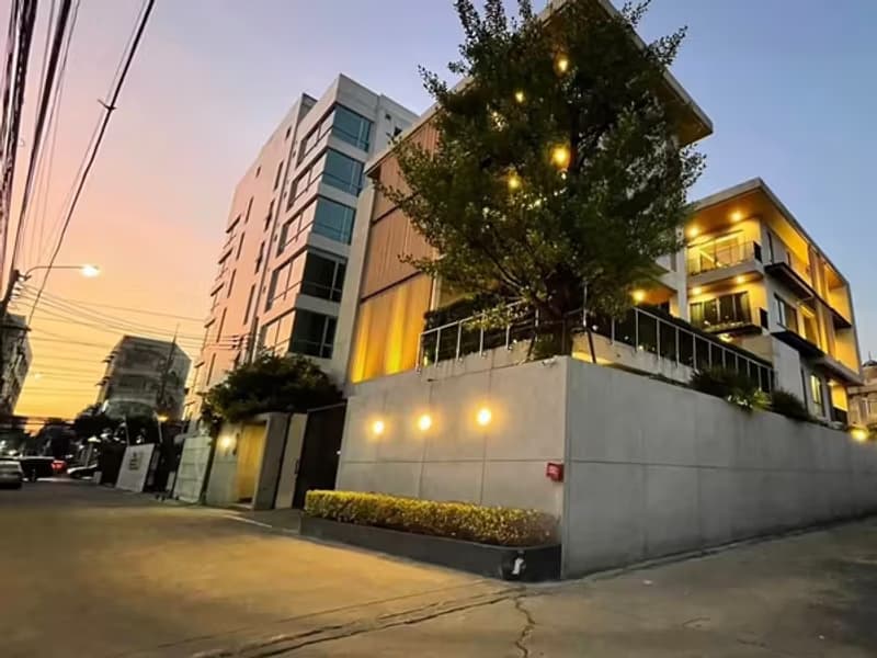Condo for Sale in Watthana.
