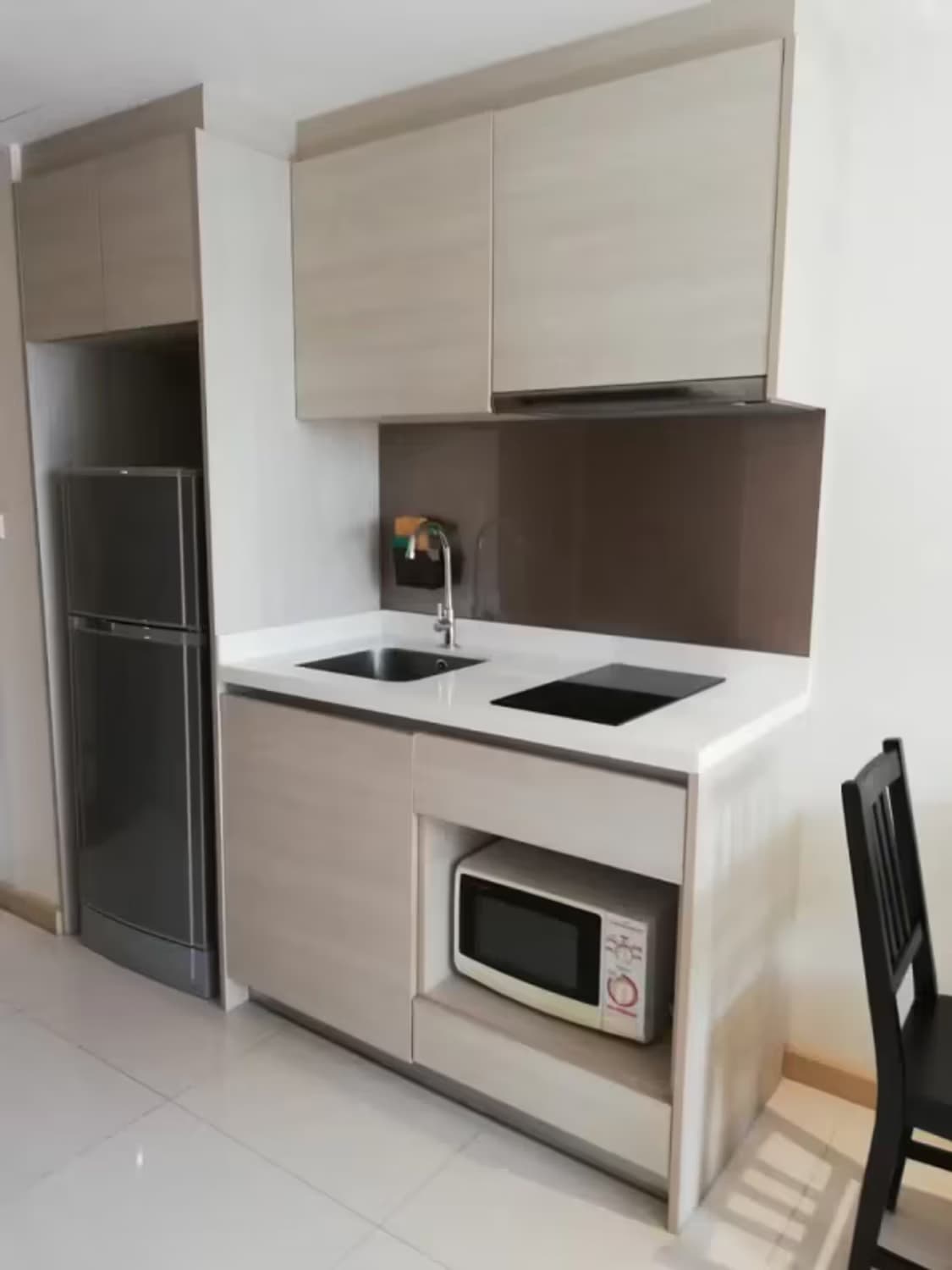 1 Bedroom Condo - Image 4