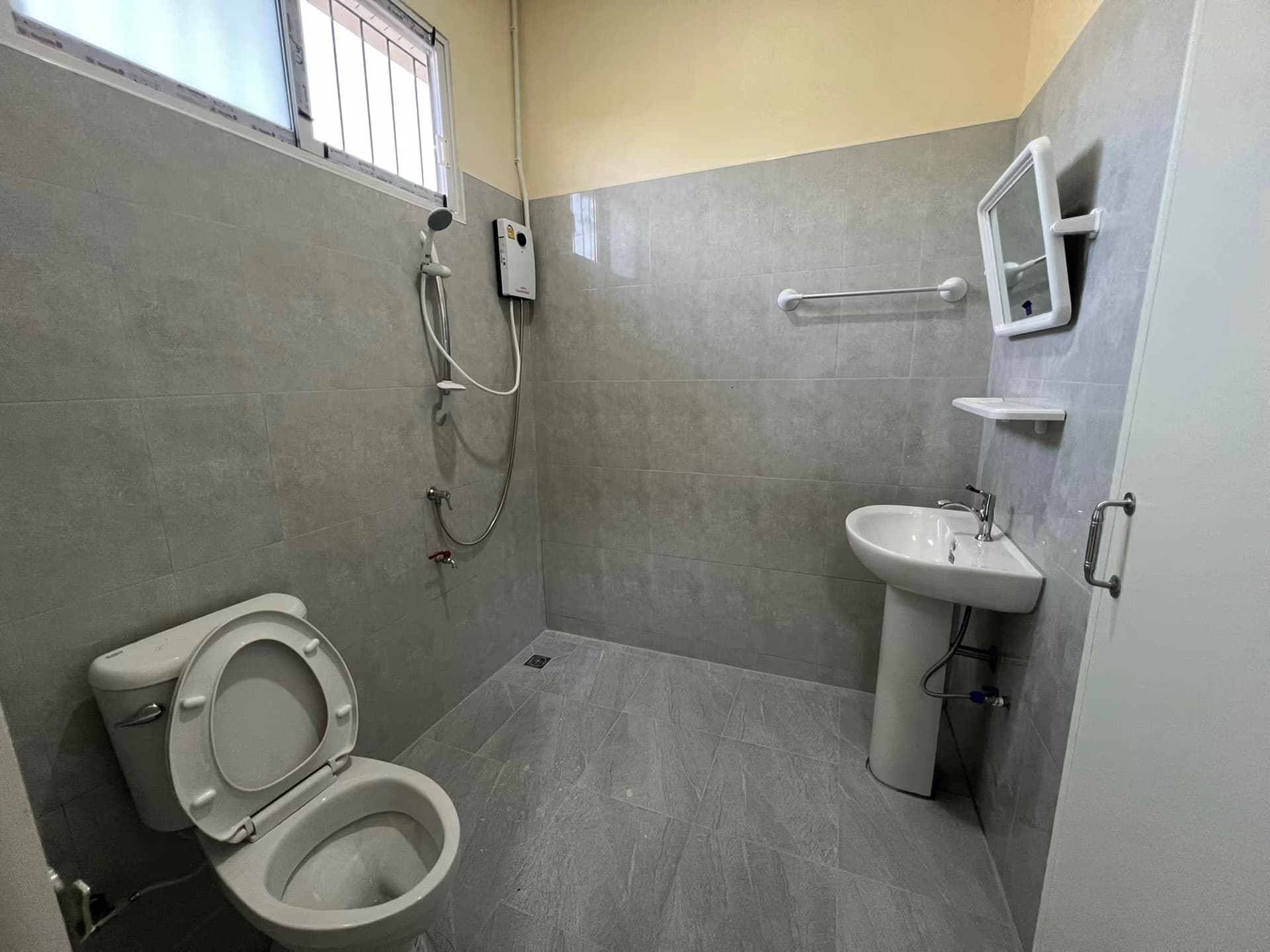  - Image 5