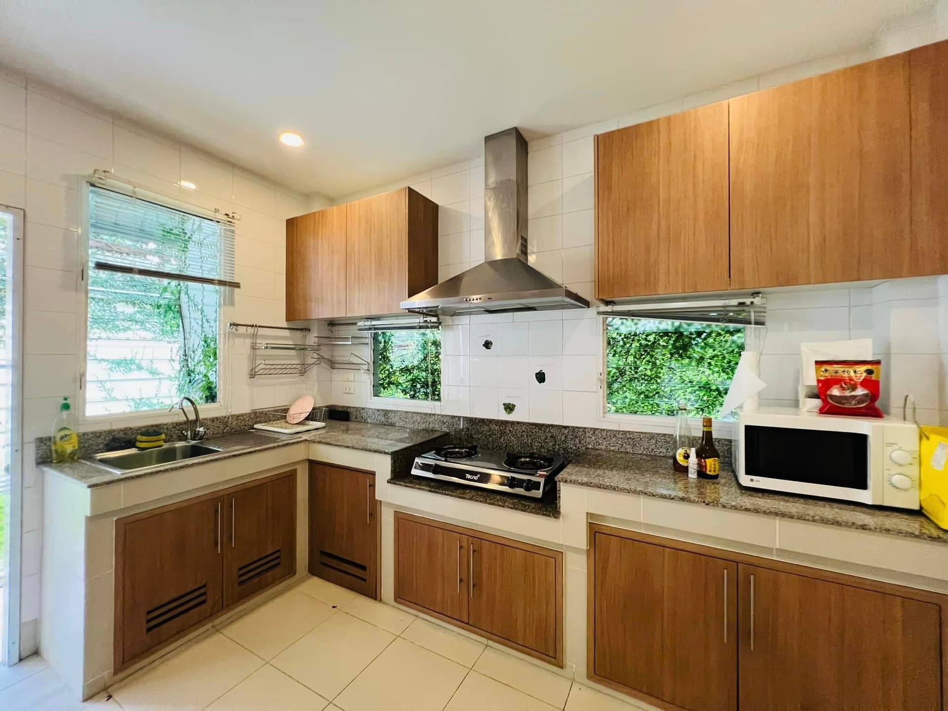 3 Bed House for Rent in Mueang Chiang Mai - Image 4