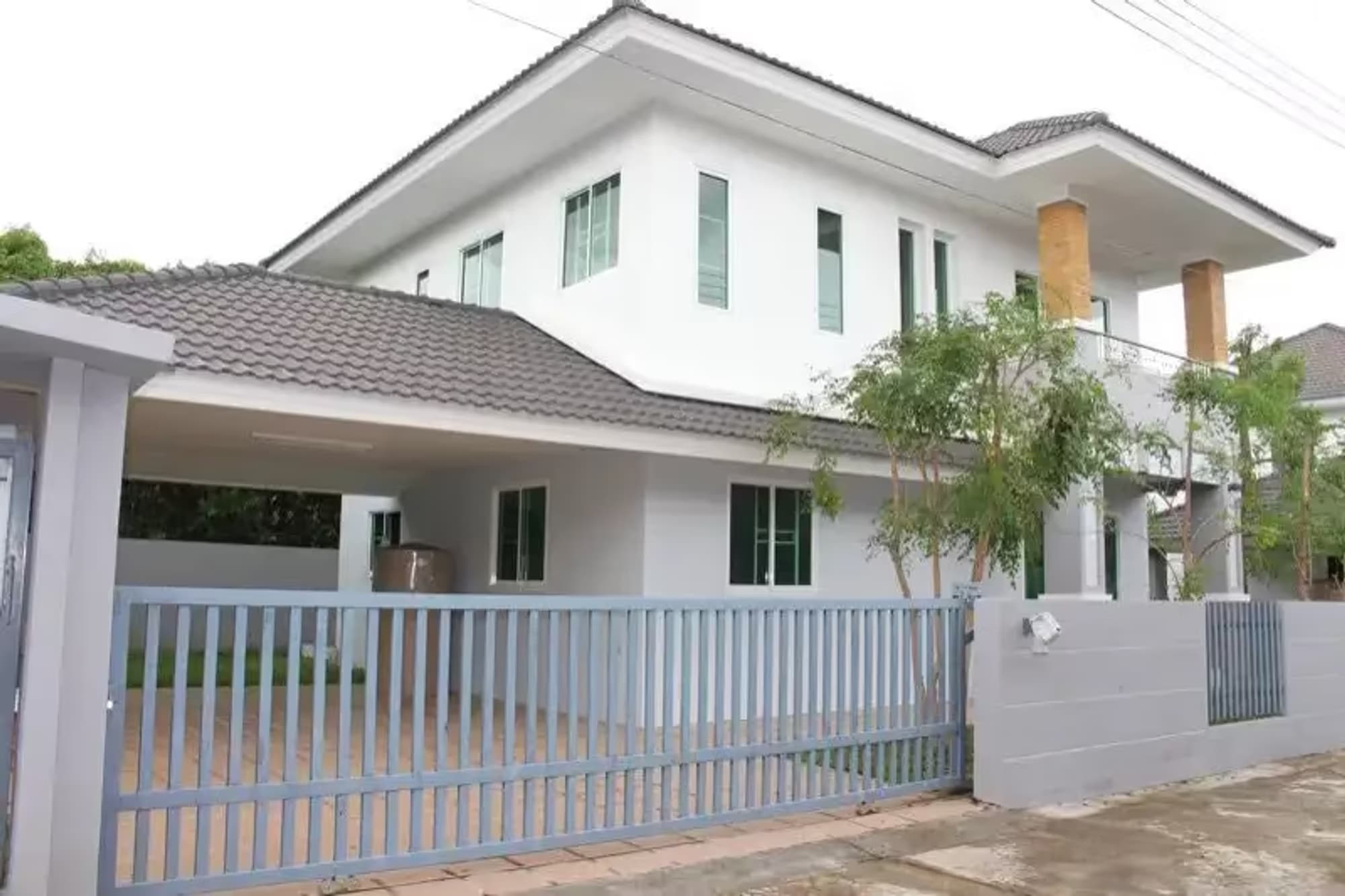4 Bedroom House - Image 12