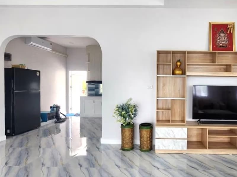 2 Bed House for Rent in Saraphi District