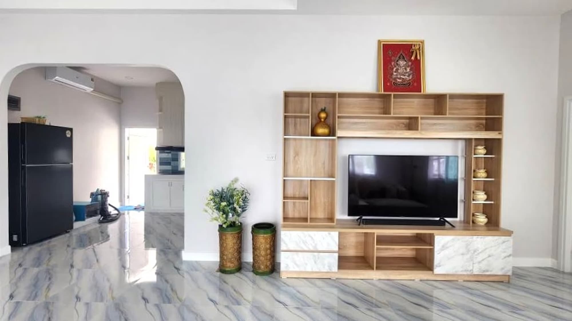 2 Bed House for Rent in Saraphi District - Image 3