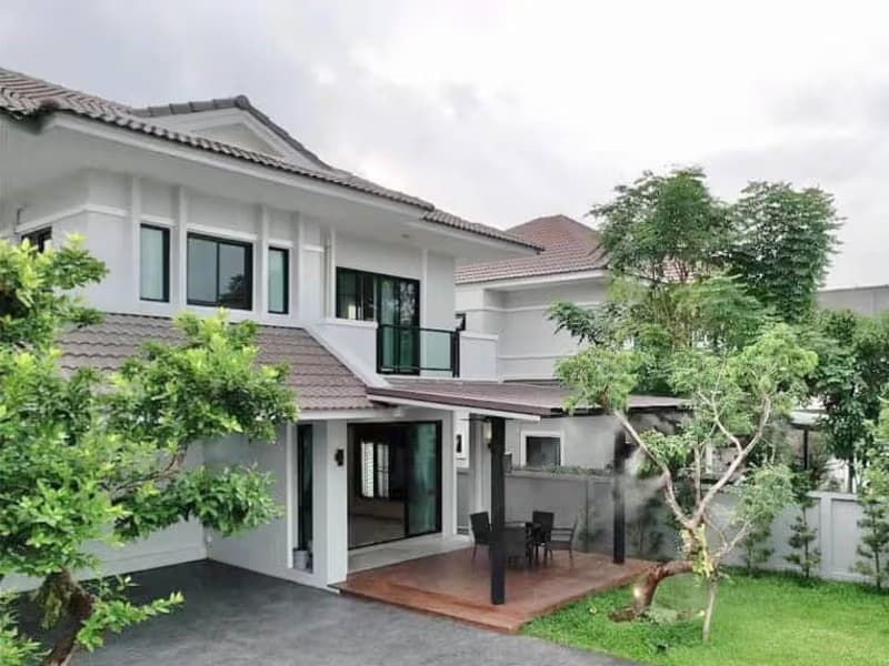 7 Bedroom House