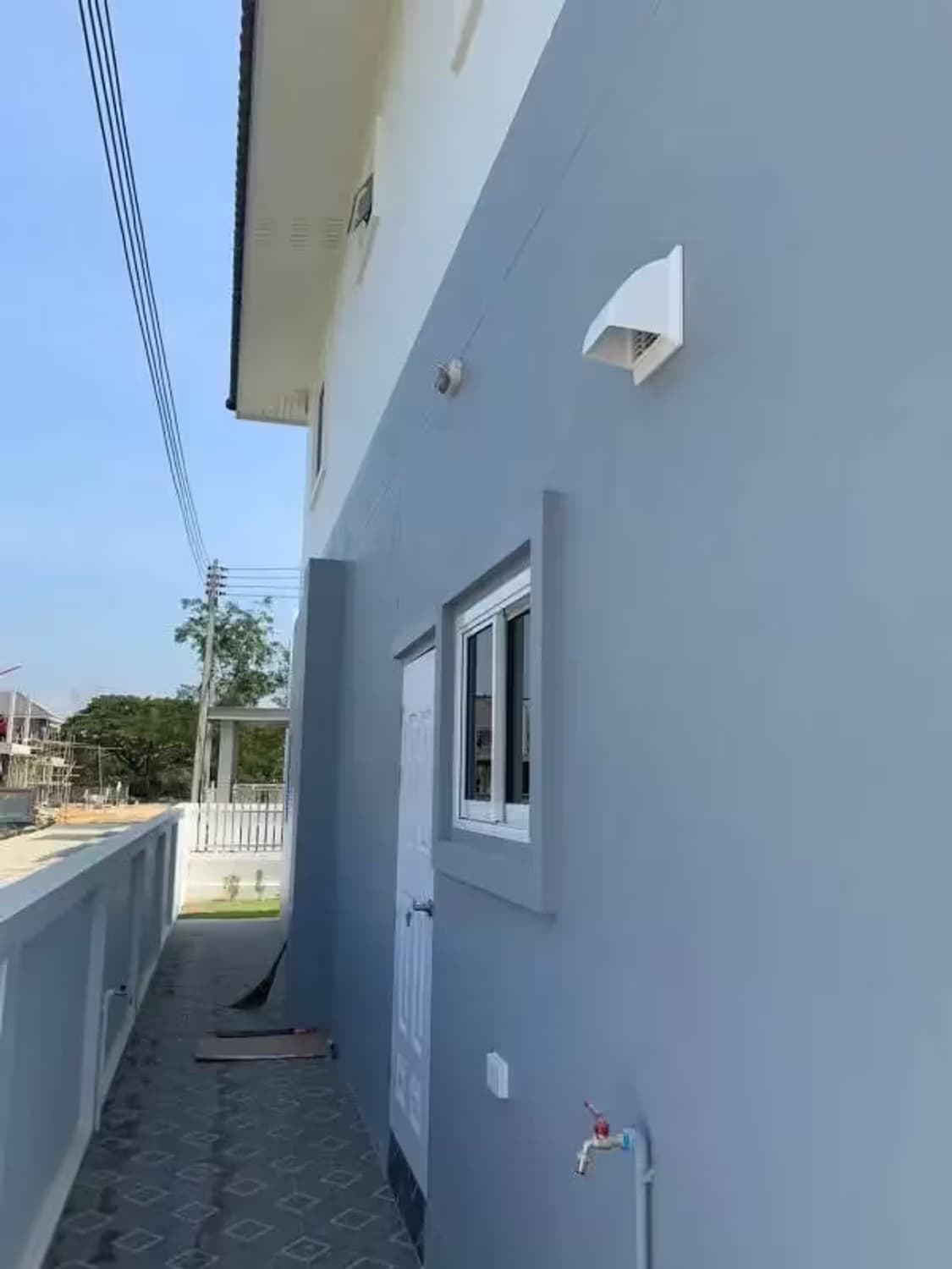 4 Bedroom House - Image 11