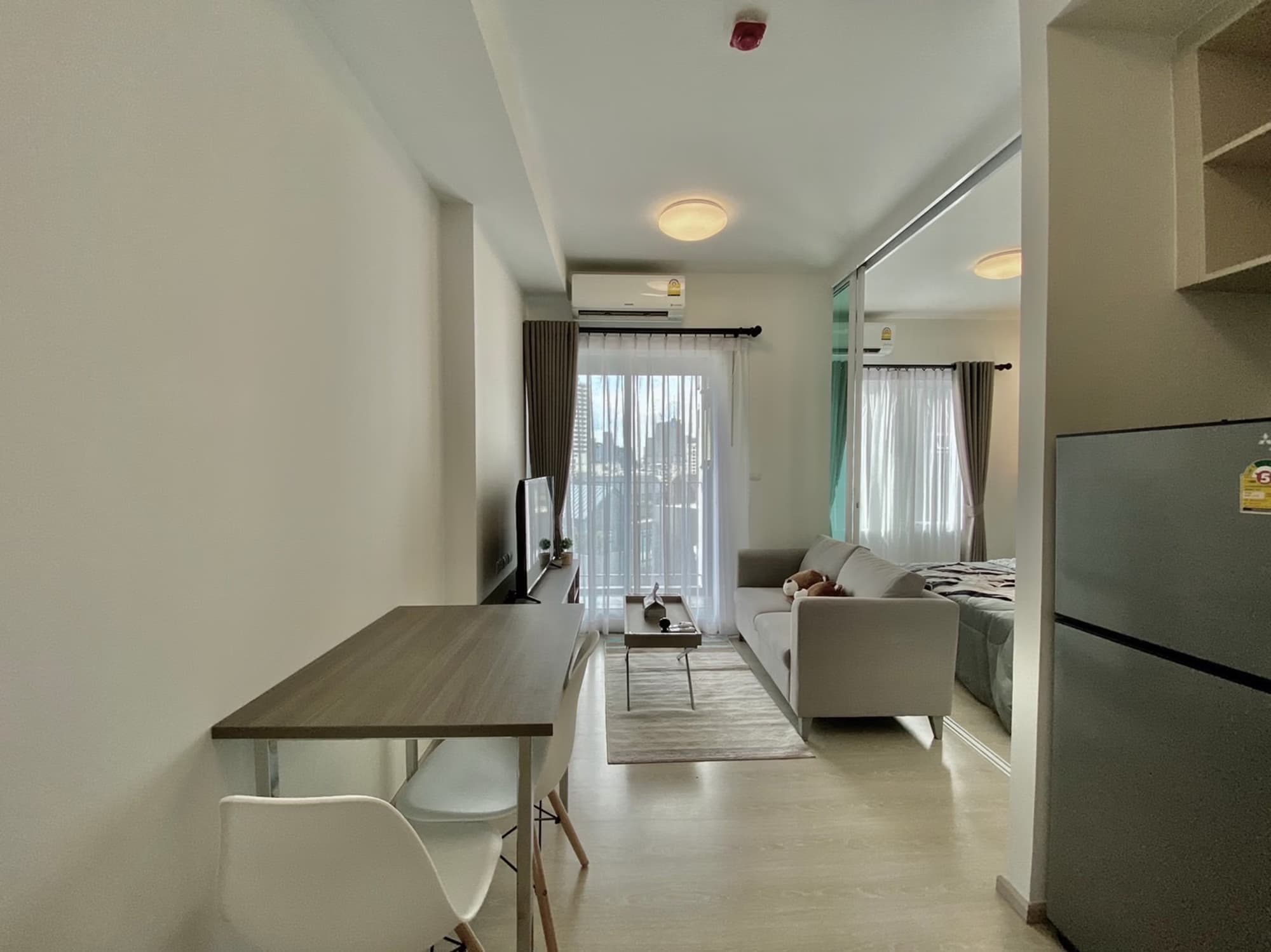 1 ห้องนอน Condo สำหรับ จำหน่าย ใกล้ Huai Khwang MRT - Image 3