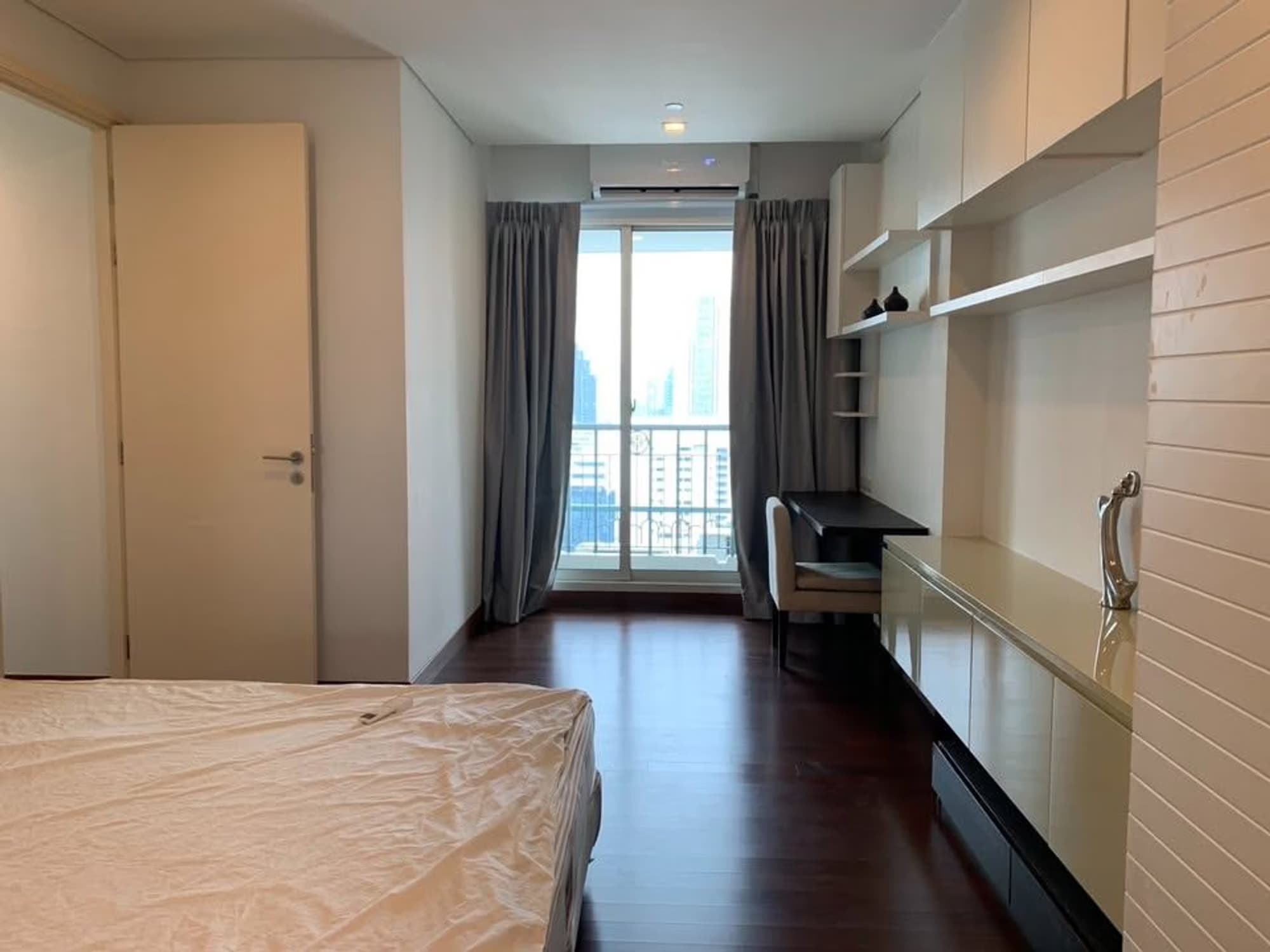 4 Bed Condo for Rent in Watthana - Image 2