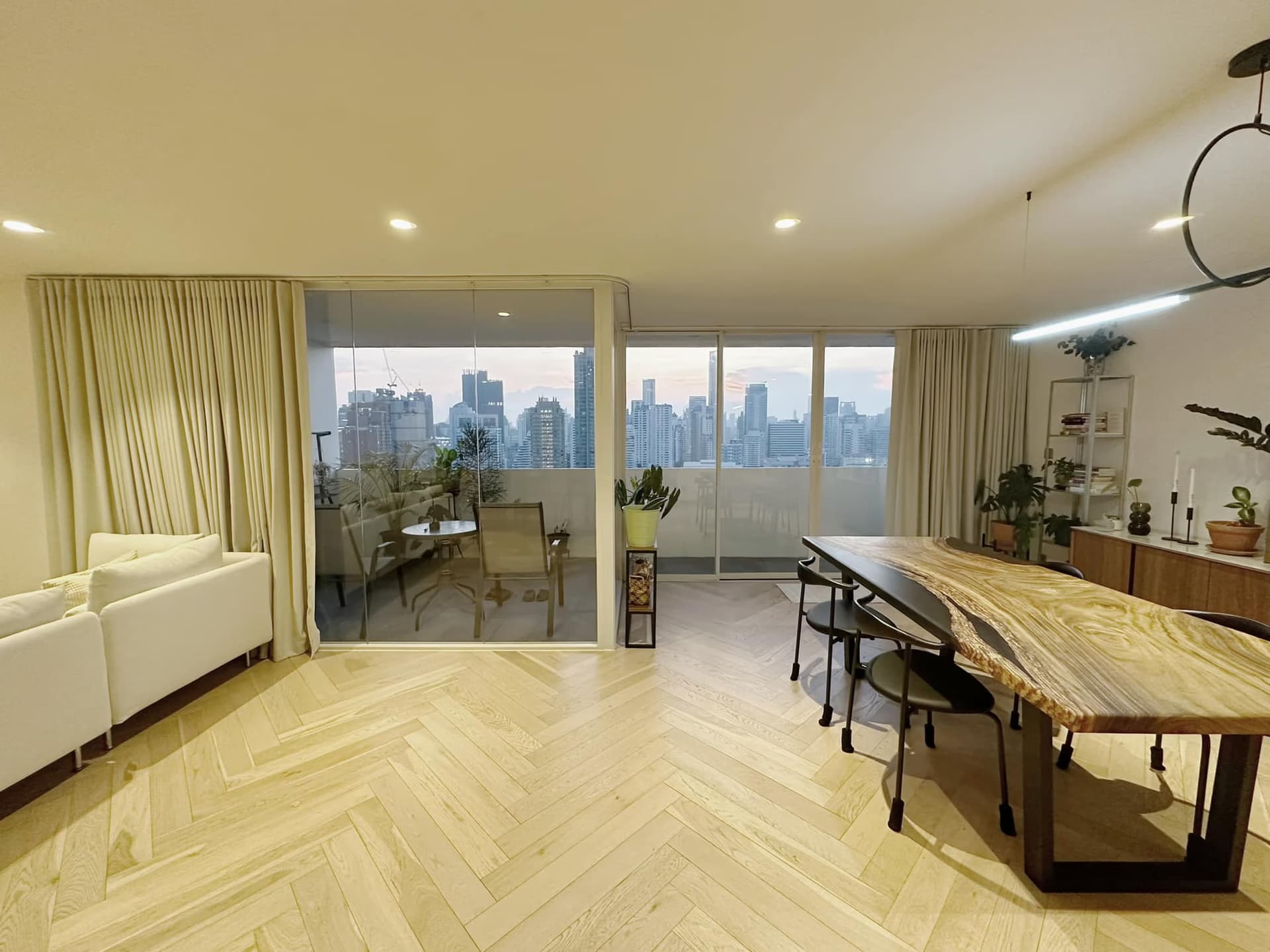2 ห้องนอน Condo สำหรับ ขาย ใน วัฒนา - Image 2