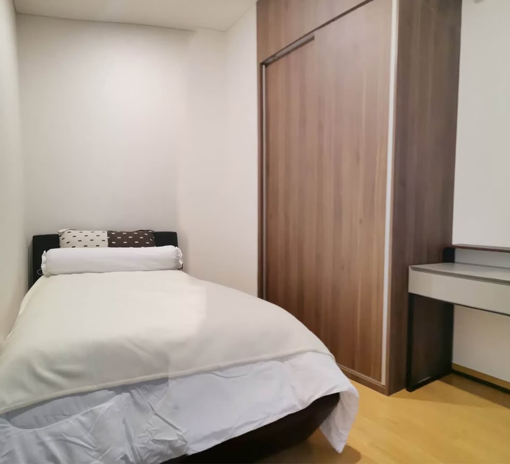 2 Bed Condo for Rent in Watthana - Image 4