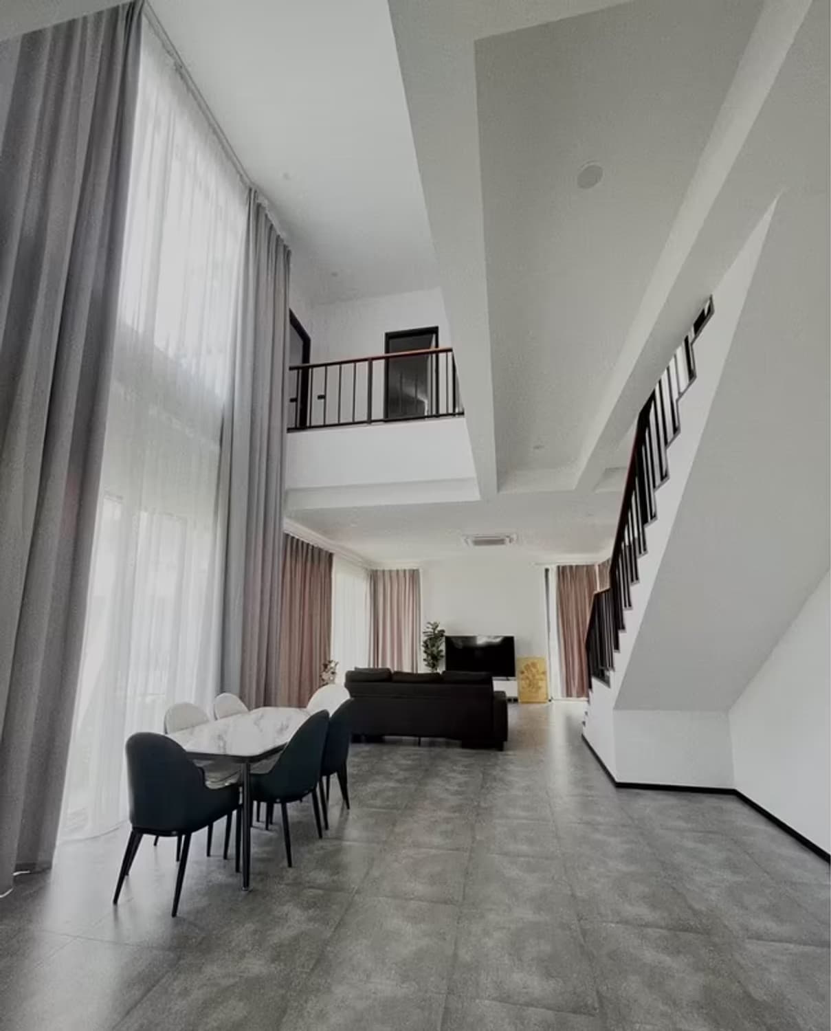 4 Bedroom House - Image 14