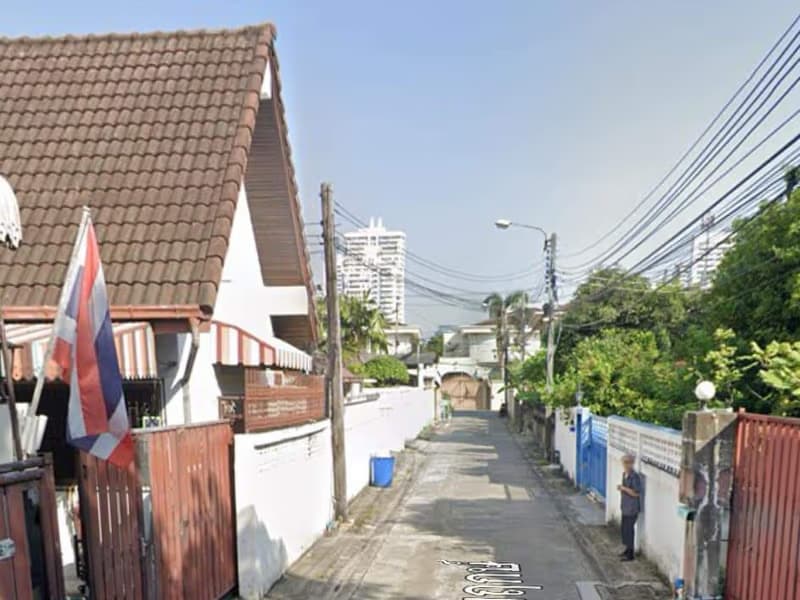  Land for Sale in Watthana