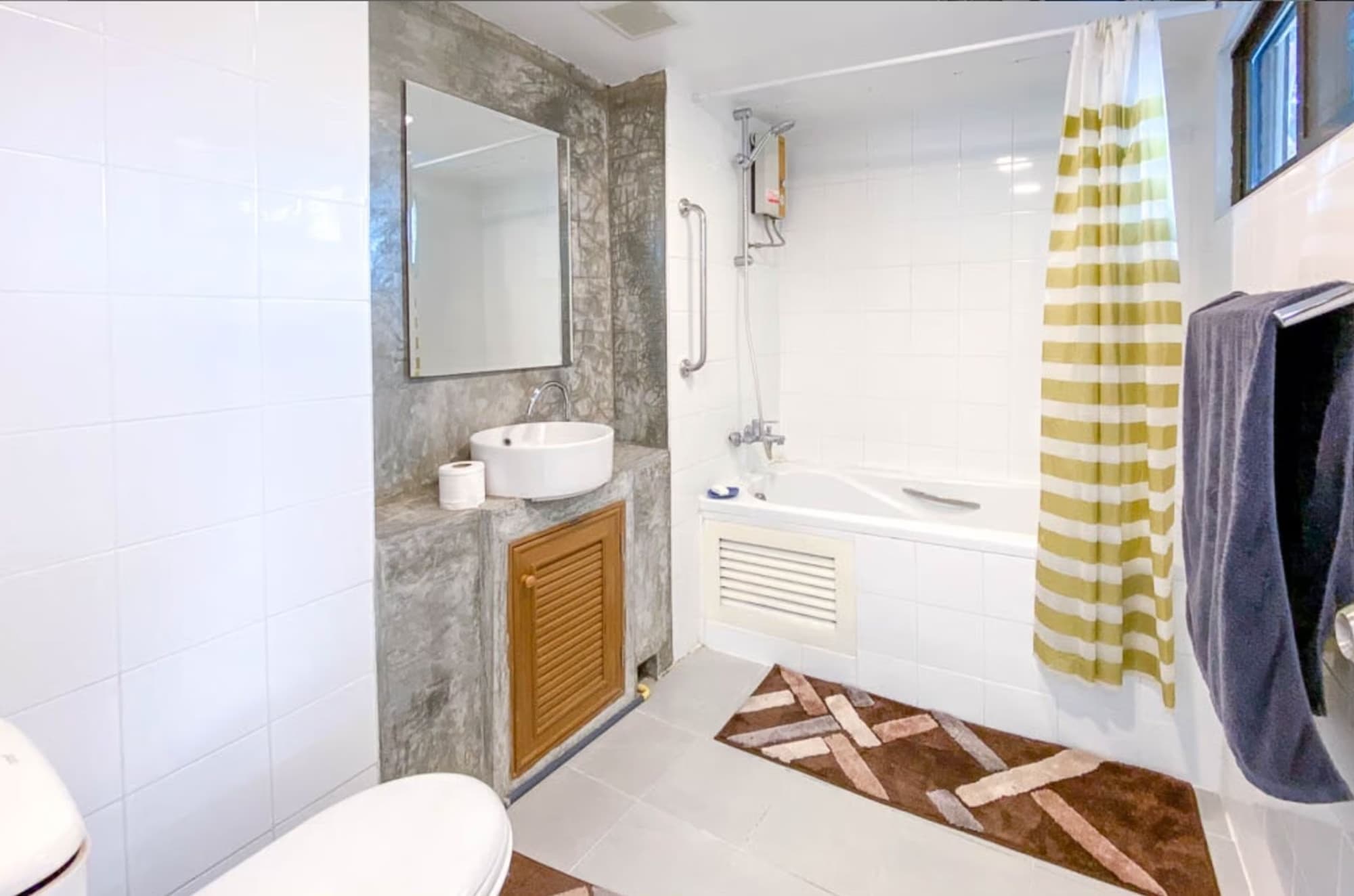 2 Bedroom Condo - Image 4