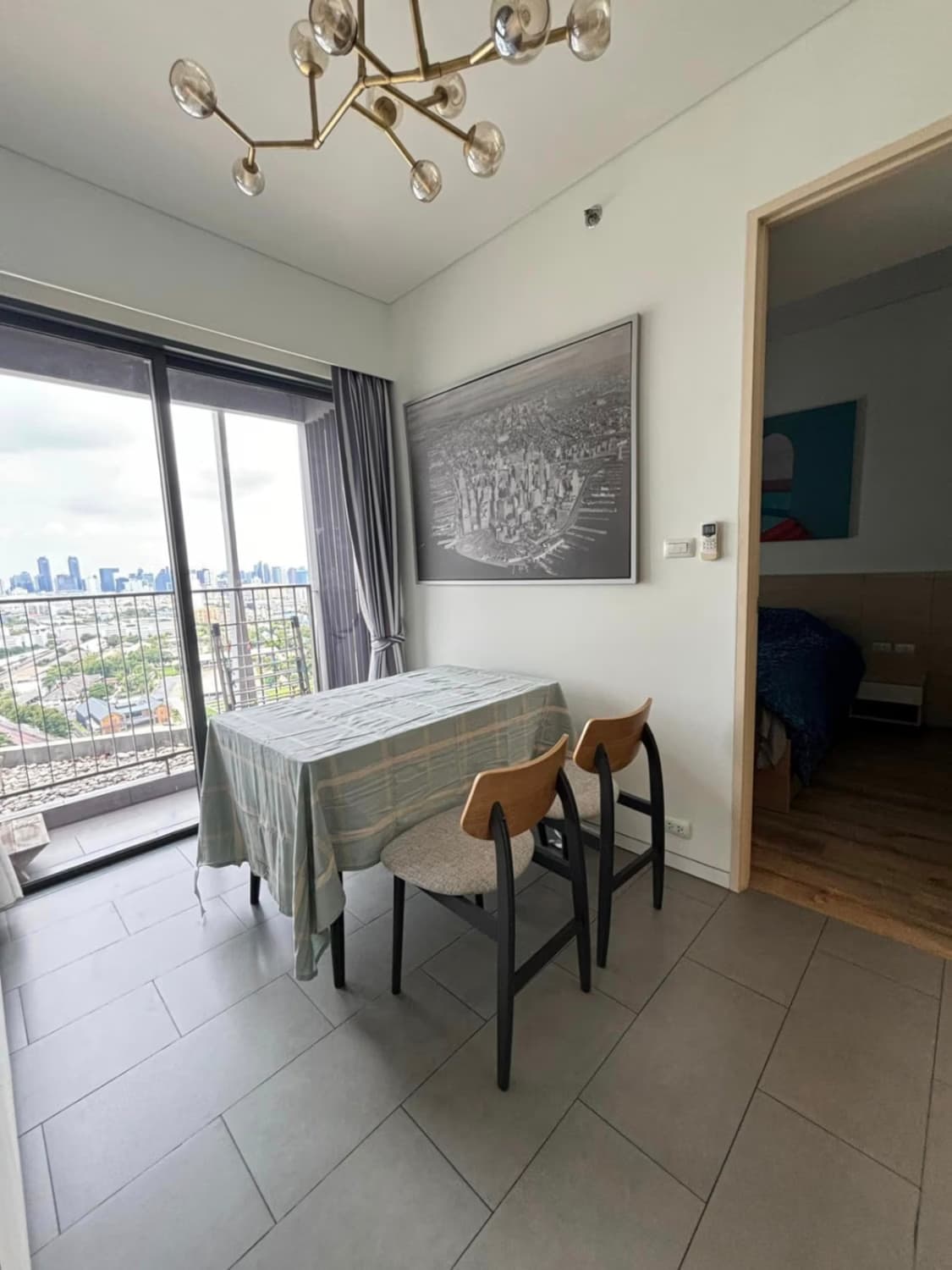 2 Bed Condo for Rent and Sale in Phaya Thai - Image 2