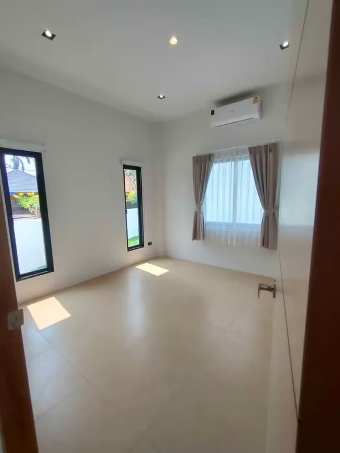 3 Bedroom House - Image 6