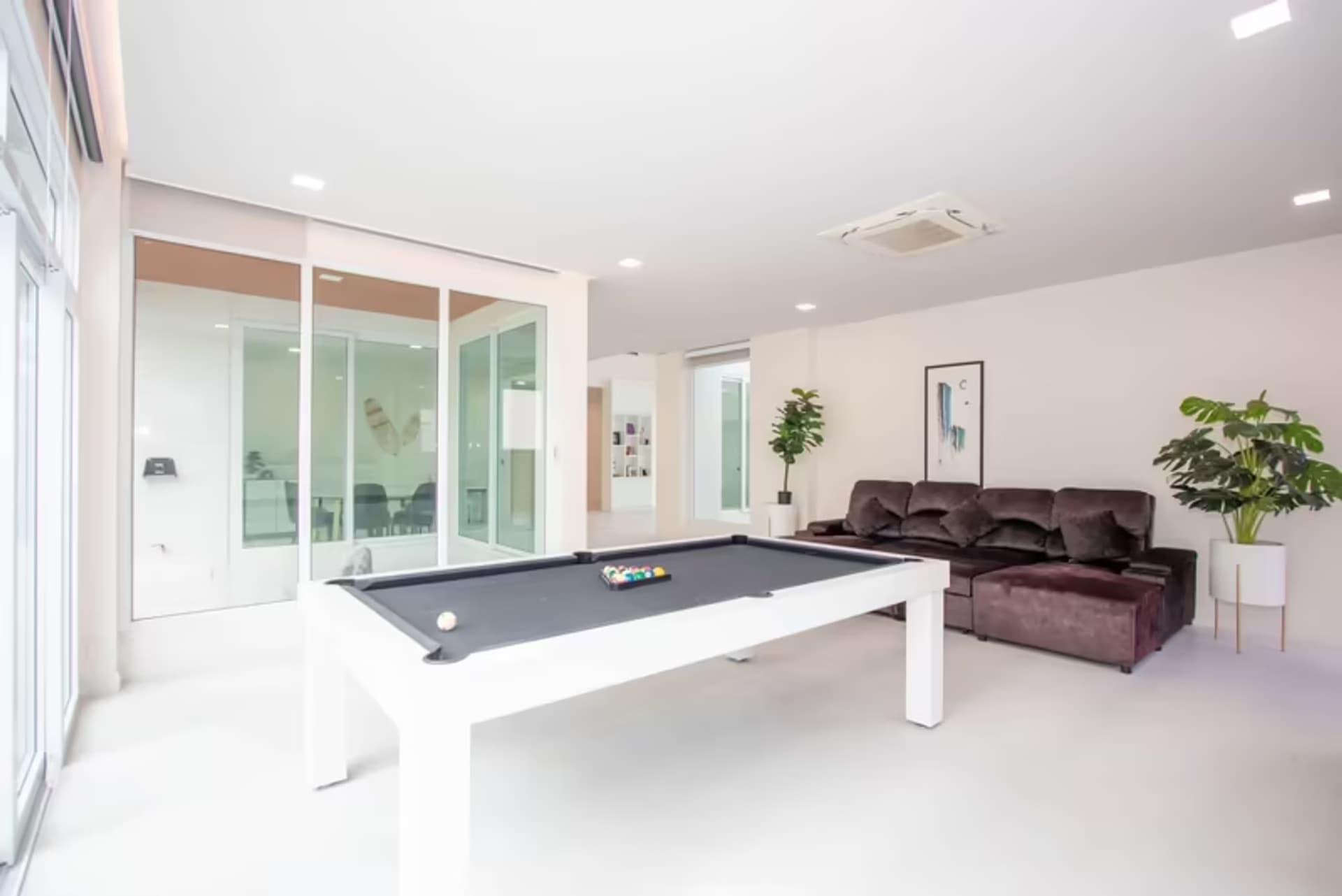 Luxury Minimalist - Image 4