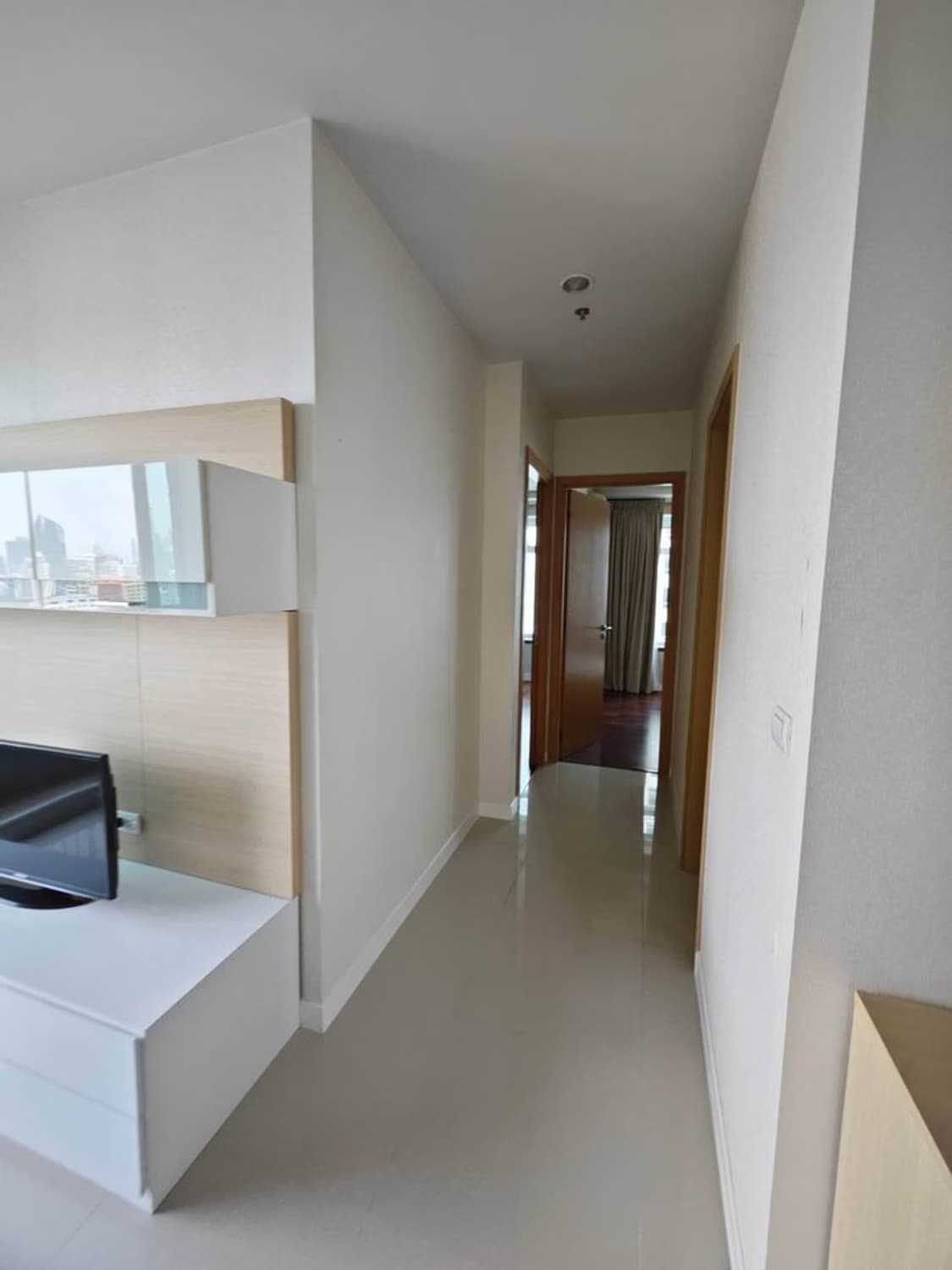 2 Bedroom Condo for Sale at Circle Condominium - Image 6