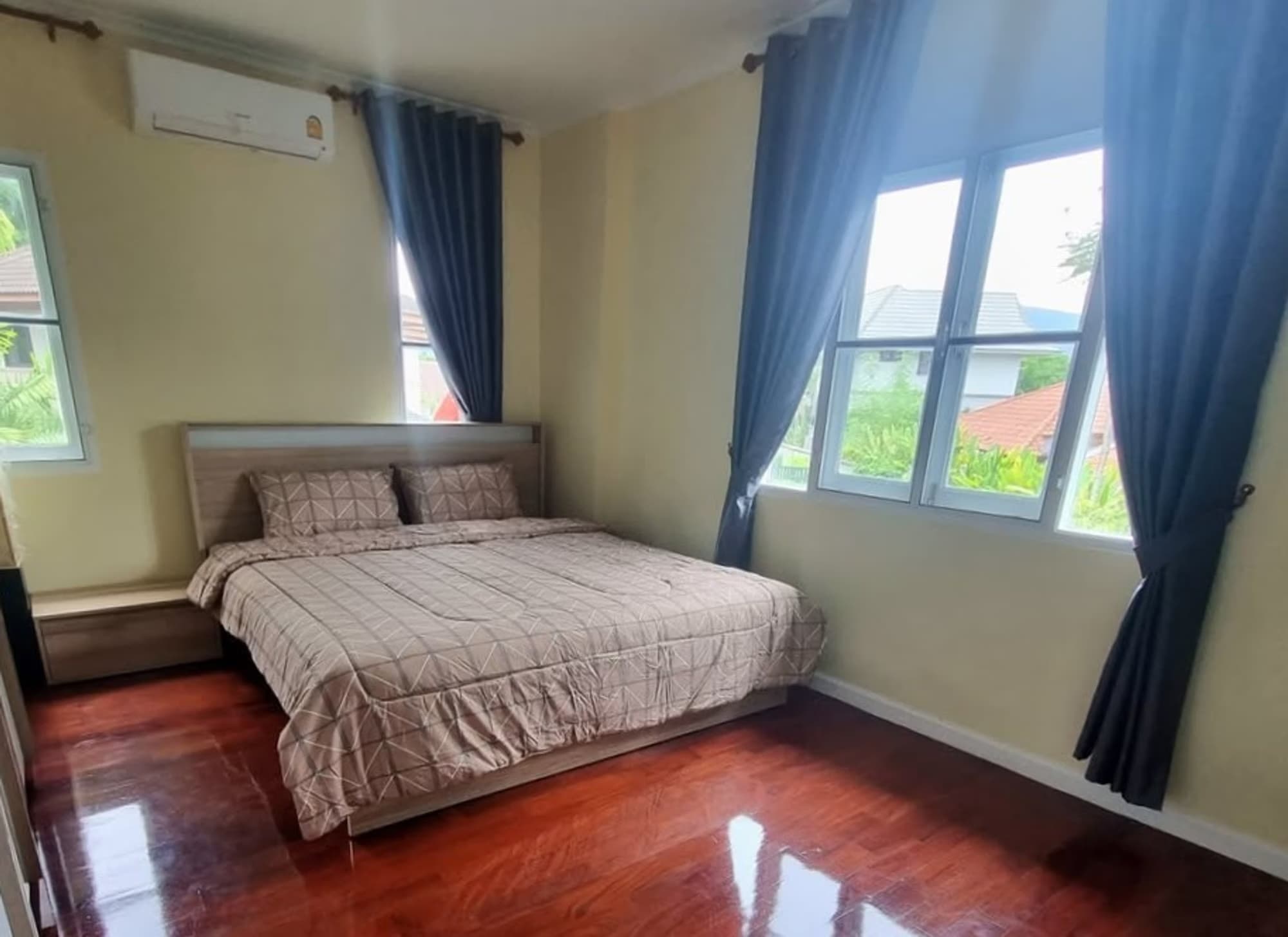 7 Bed House for Rent and Sale in Hang Dong - Image 16