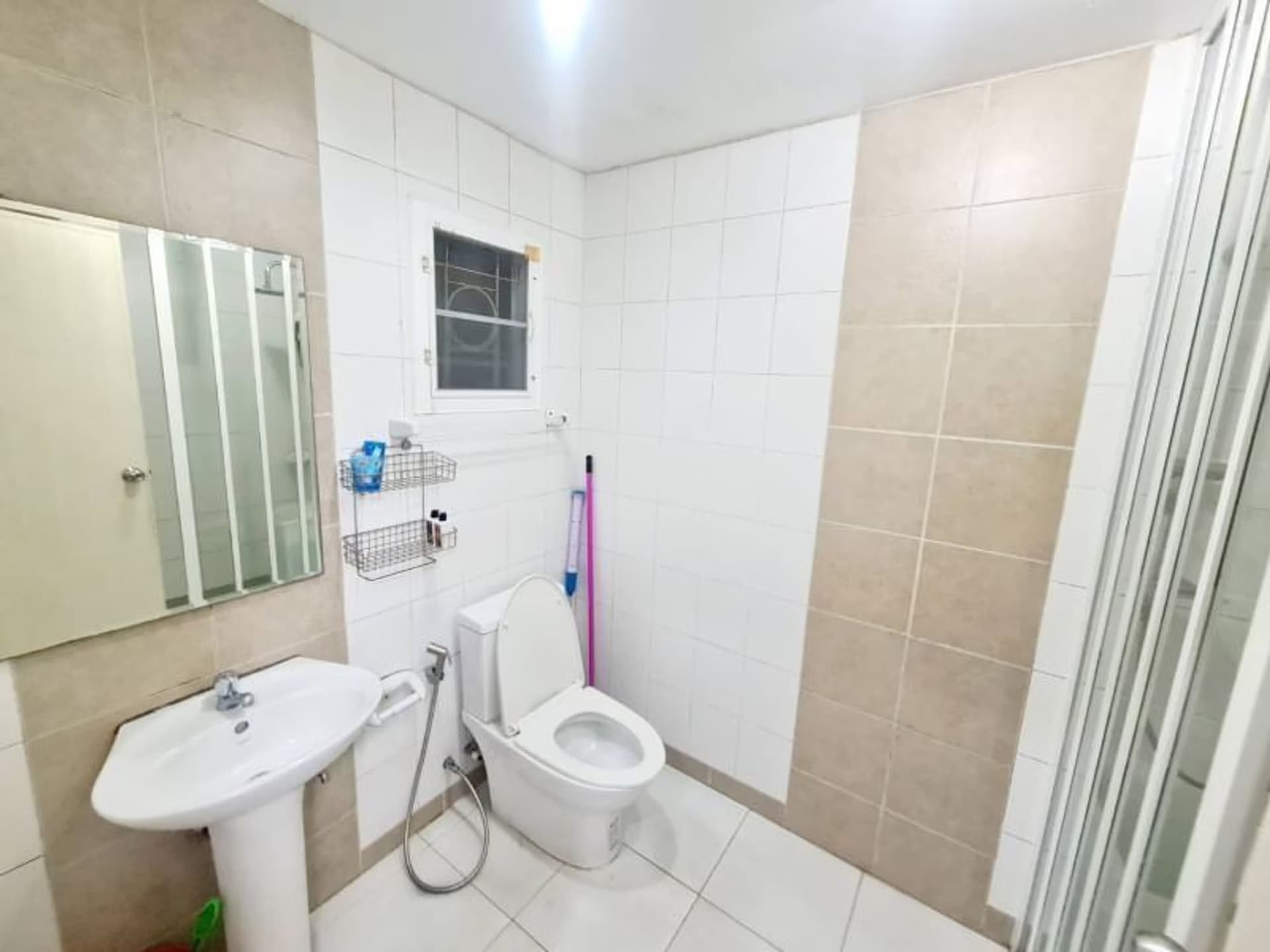 5 Bed House for Rent in undefined - Image 13