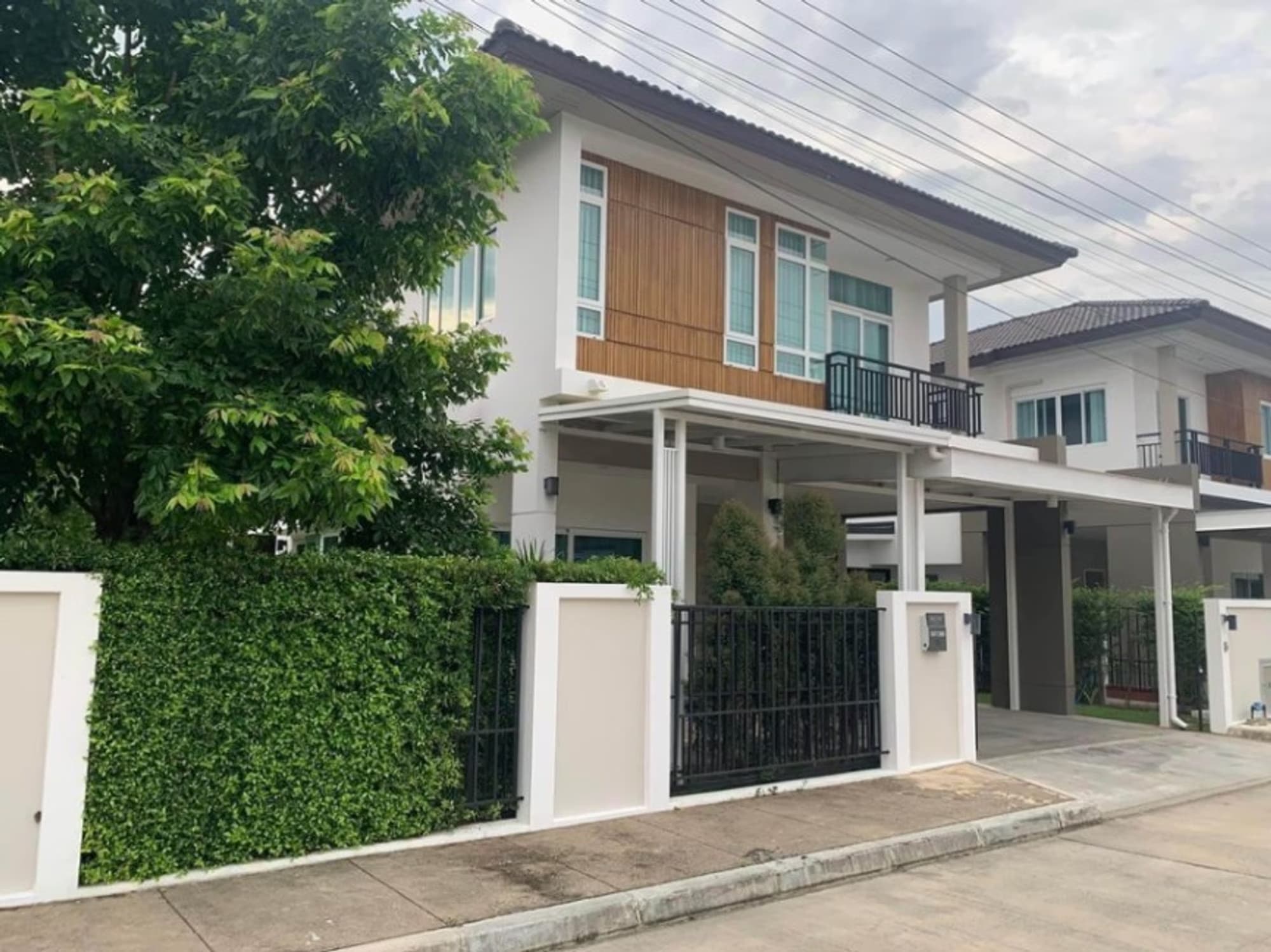 3 Bed House for Sale in Saraphi - Image 1