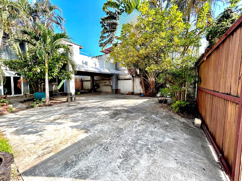 4 Bedroom Commercial