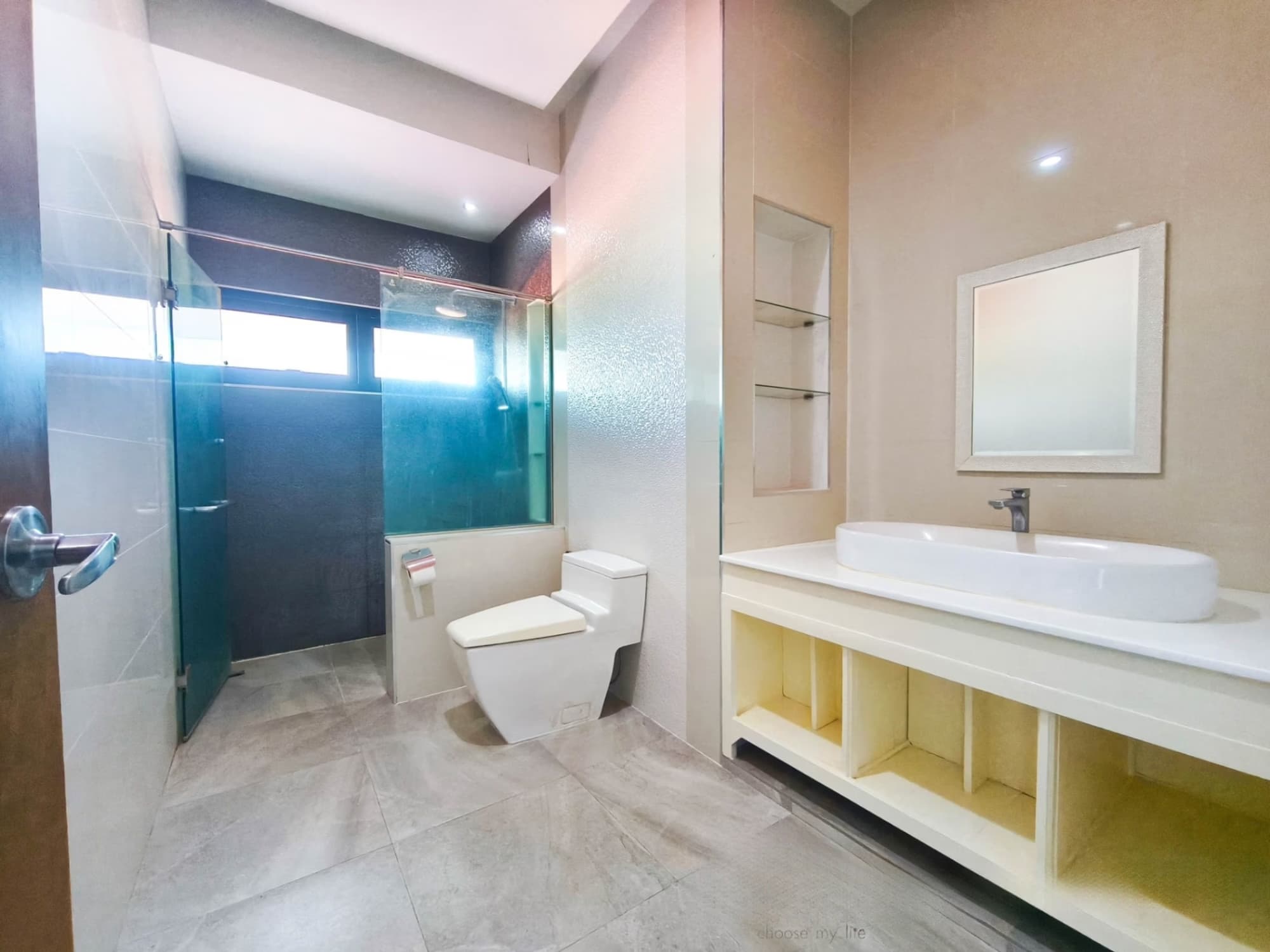 7 Bed House for Rent in Saraphi District - Image 18