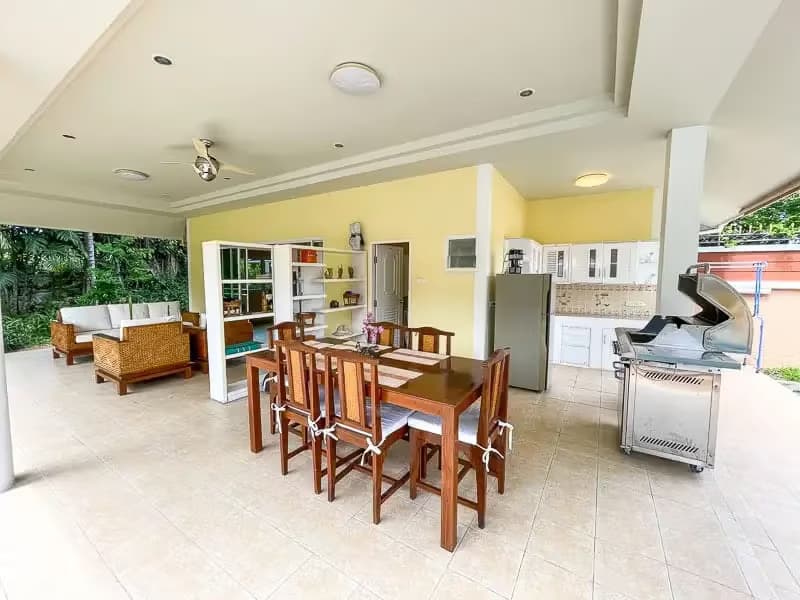 5 Bedroom House