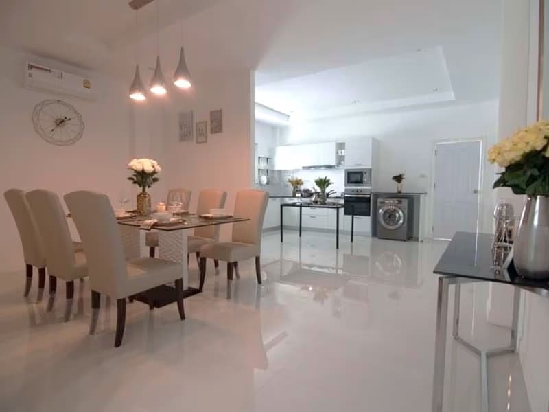 4 Bed House for Rent and Sale in Hang Dong