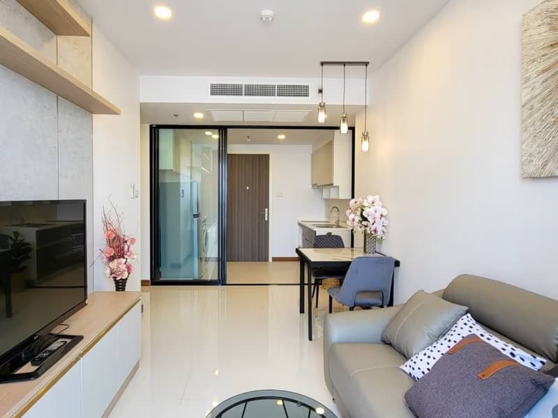 1 Bed Condo for Rent and Sale in Khlong San