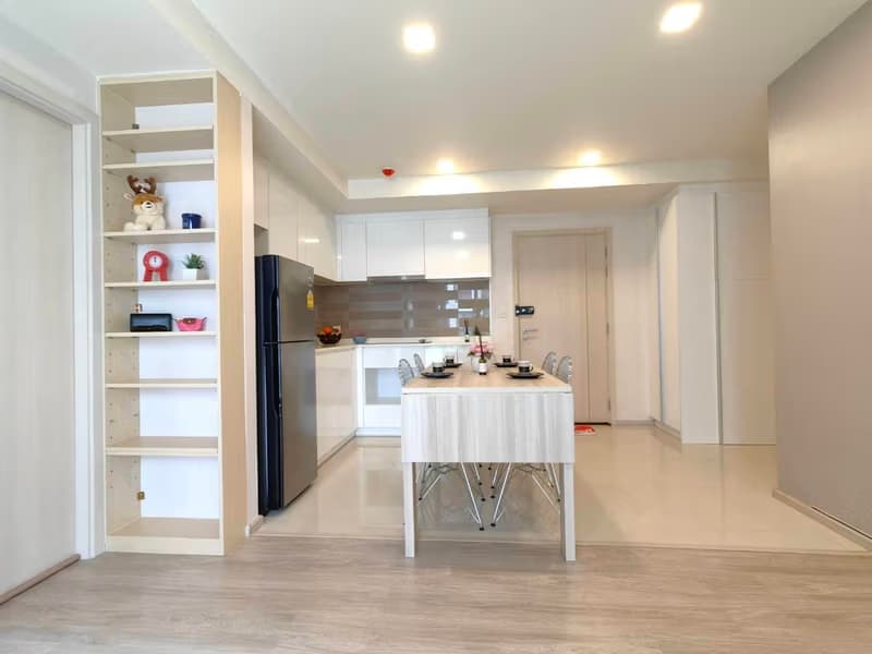 2 Bed Condo for Rent and Sale  Near Thailand Cultural Centre MRT