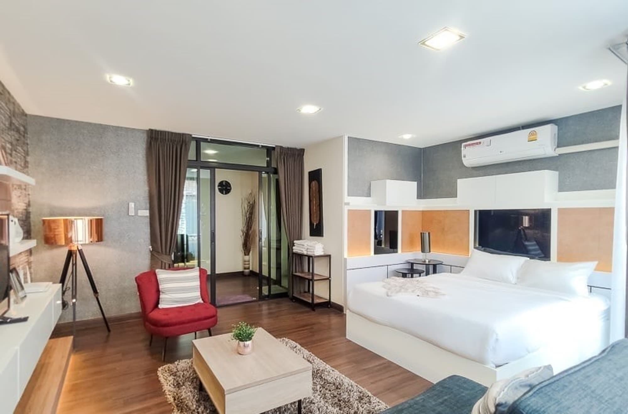 4 Bedroom House - Image 7