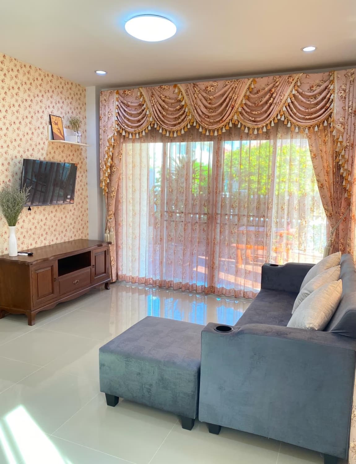 4 Bed House for Sale in Hang Dong District - Image 2