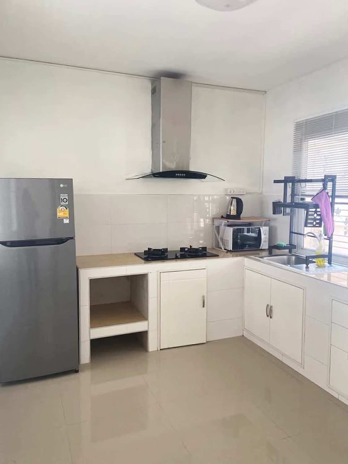 3 Bed House for Rent in Saraphi - Image 4