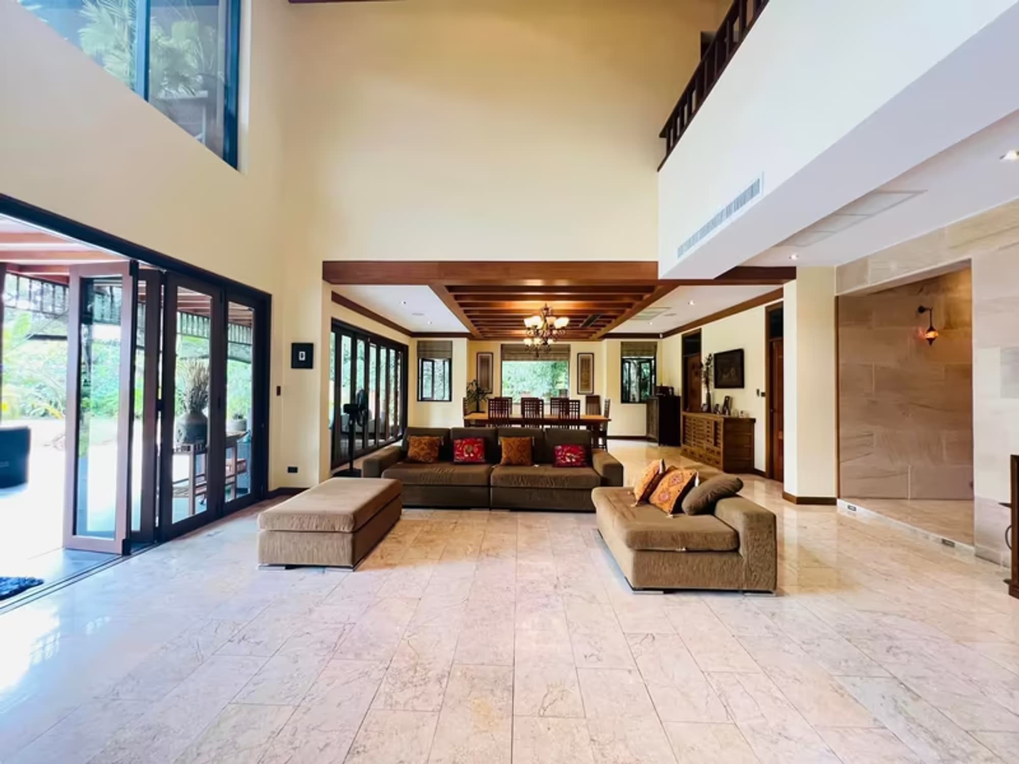 5 Bedroom House - Image 55