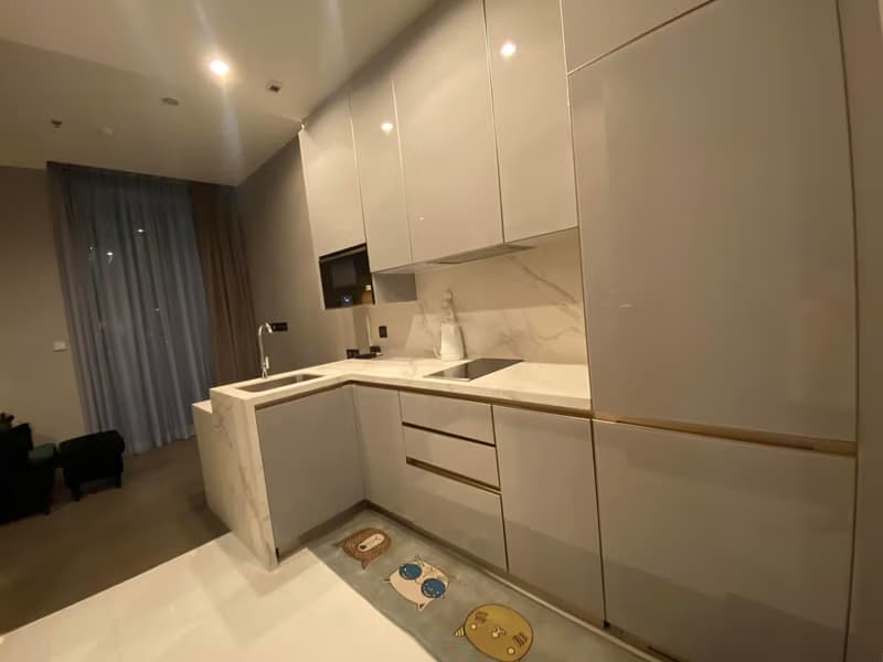 1 Bedroom Condo