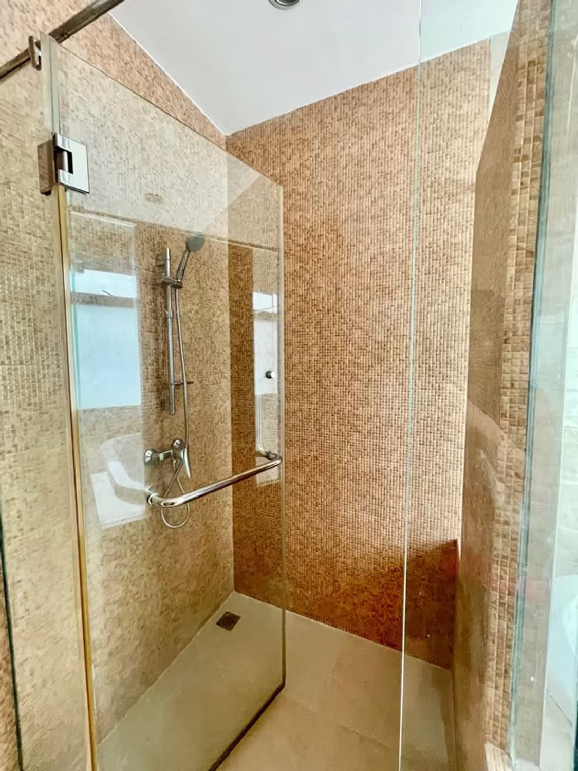 3 Bedroom Condo for Rent at The Madison - Image 13