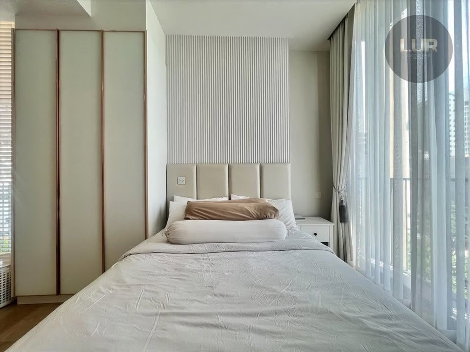  - Image 11
