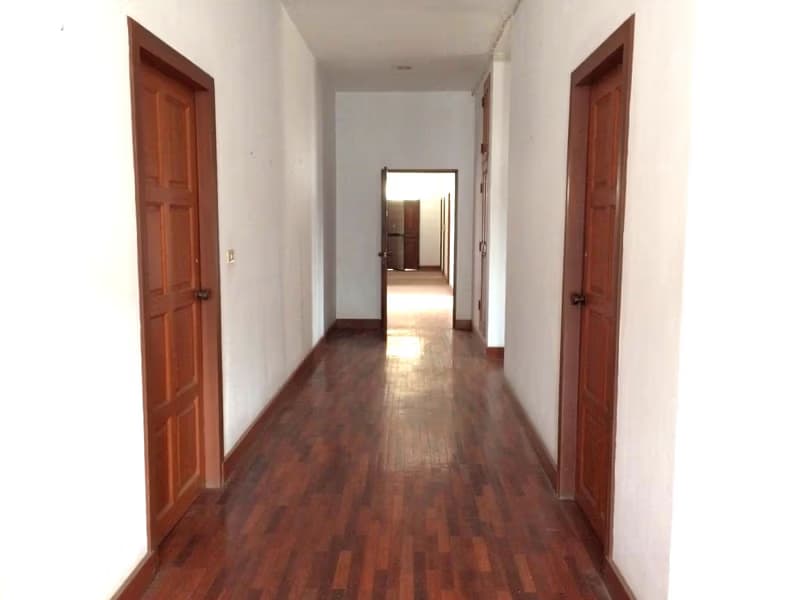 5 Bed House for Sale in San Kamphaeng District