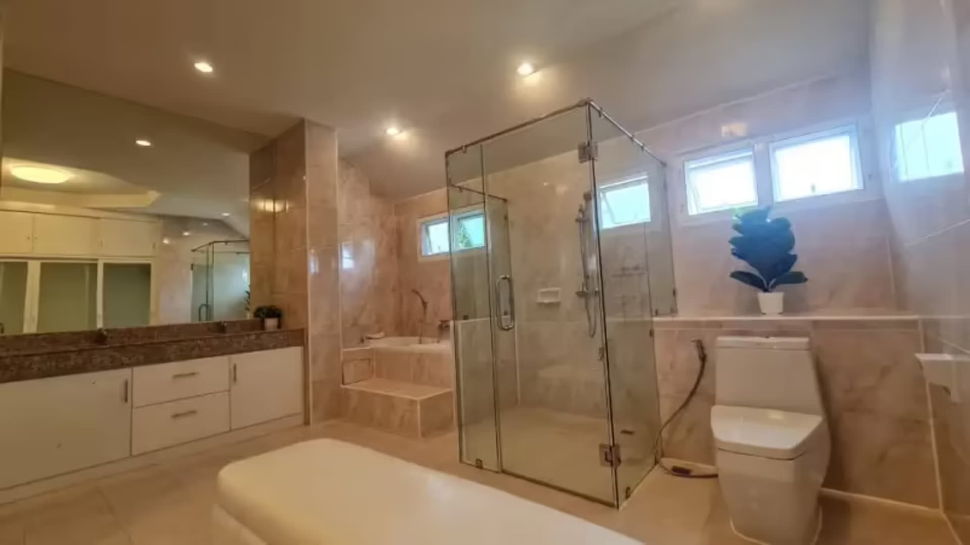 4 Bedroom House - Image 16