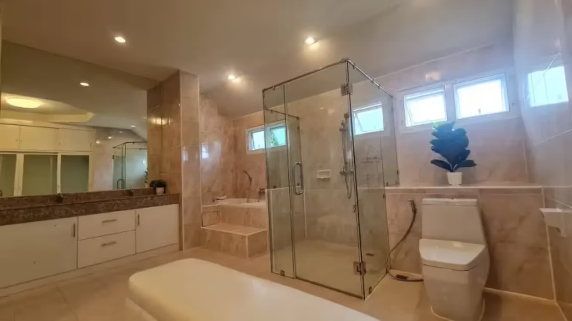 4 Bedroom House - Image 16