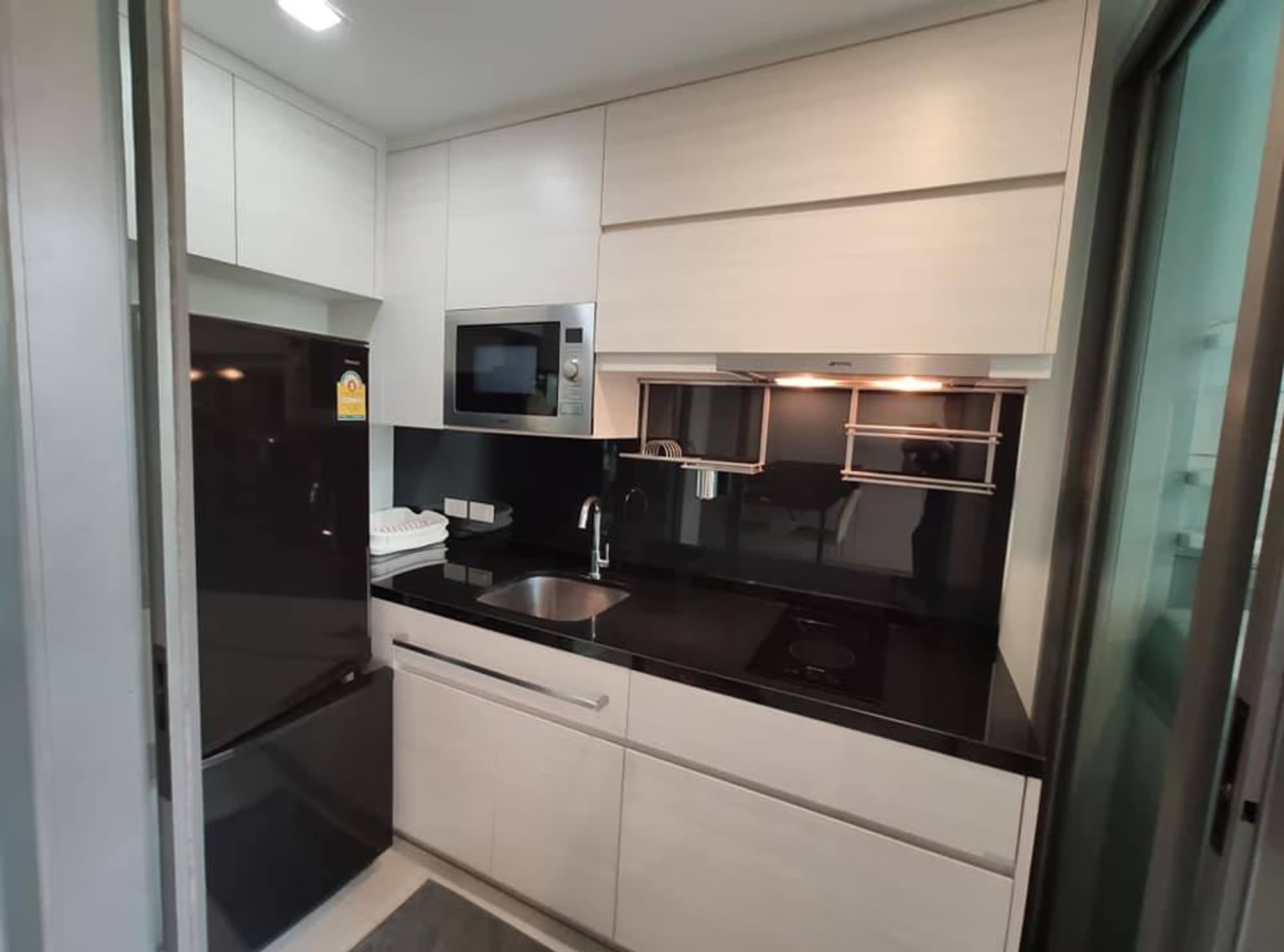 1 Bed Condo for Rent in Phra Khanong - Image 6
