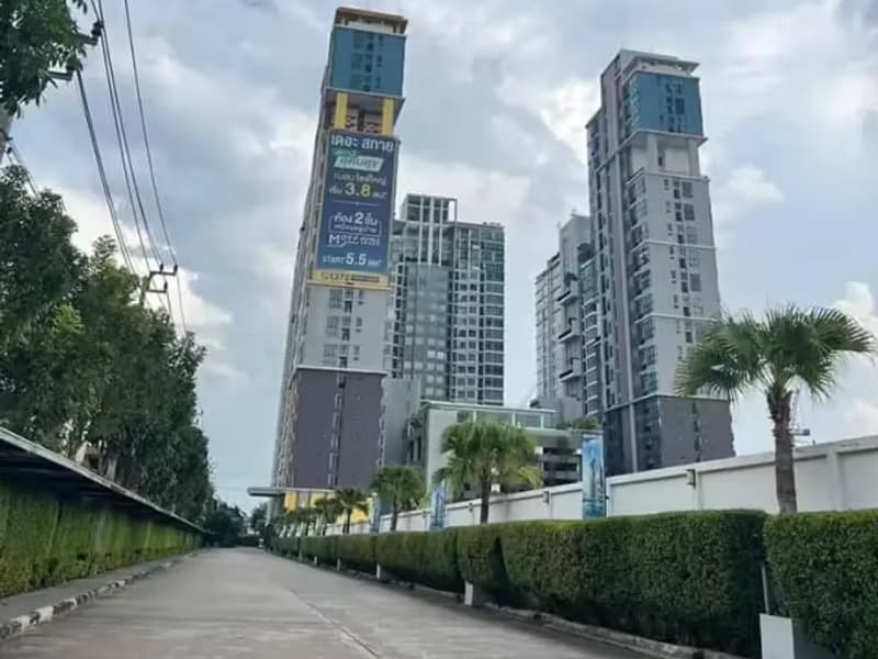 1 Bedroom Condo