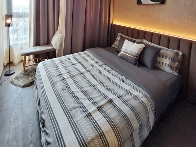 2 Bed Condo for Rent in Bang Rak