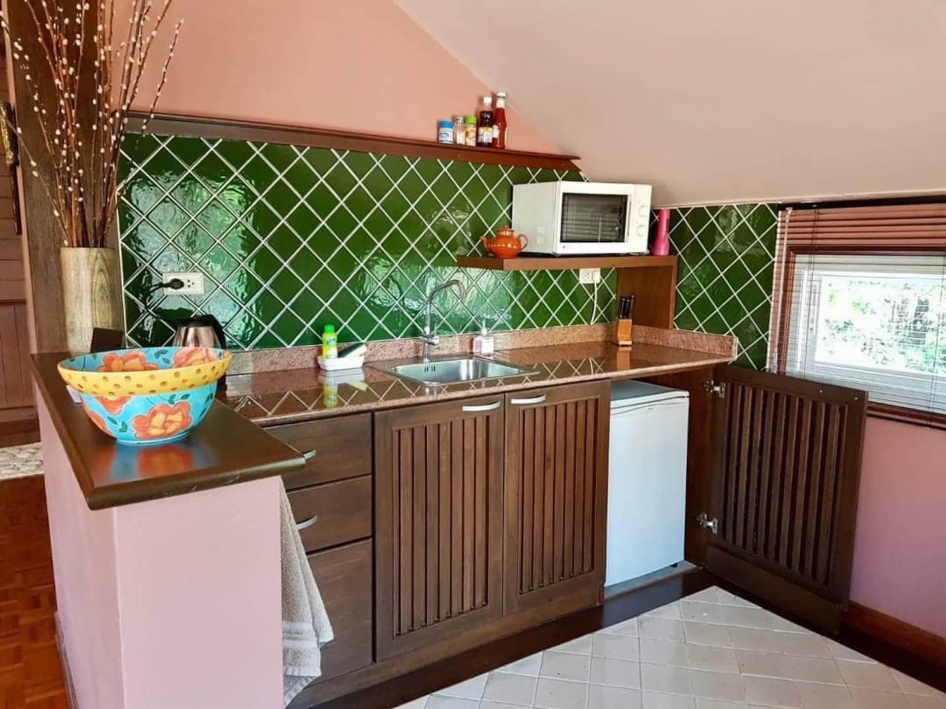 10 Bed House for Rent and Sale in San Sai - Image 10