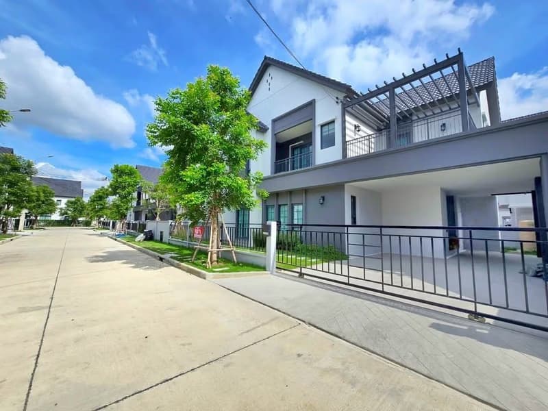 4 Bed House for Rent in Bang Phli, Samut Prakan