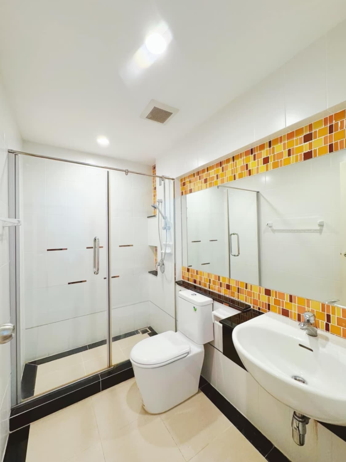 3 Bed House for Rent in Khlong Toei - Image 24