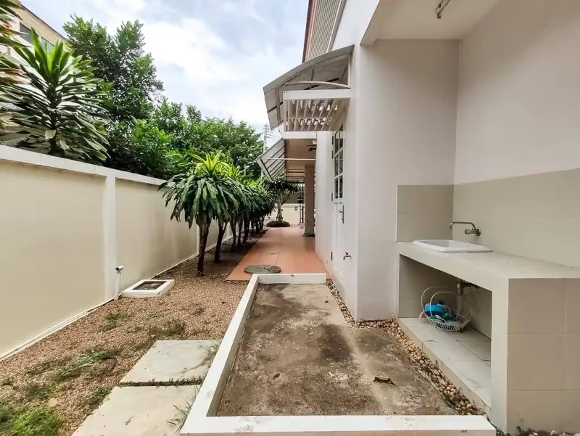 3 Bedroom House - Image 5