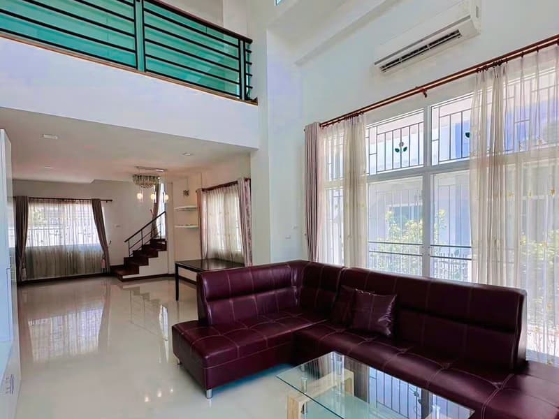 4 Bed House for Rent in Mueang Chiang Mai
