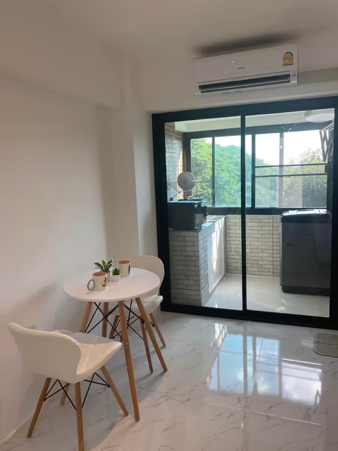 Beautiful condo with furniture behind Bangkok Hospital - Image 10